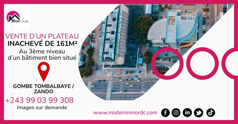 Vente dun plateau inachev de 7m sur 23m soit 161m au 3me niveau 4me niveau offert dun btiment bien situ  Gombe TOMBALBAYE  ZANDO